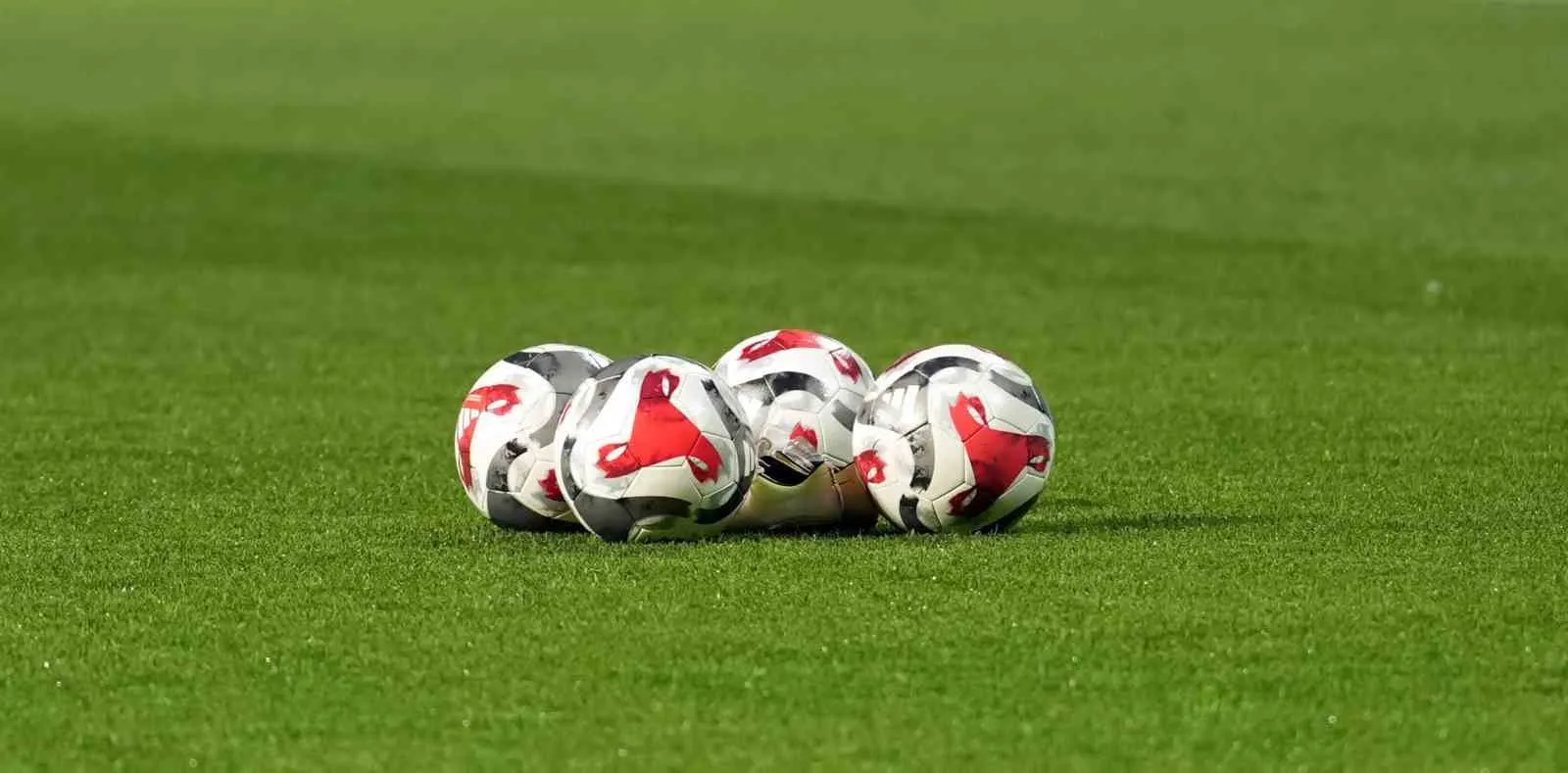 Trendyol Süper Lig’in 20. haftası, yarın oynanacak Antalyaspor-Trabzonspor ve Kasımpaşa-Samsunspor