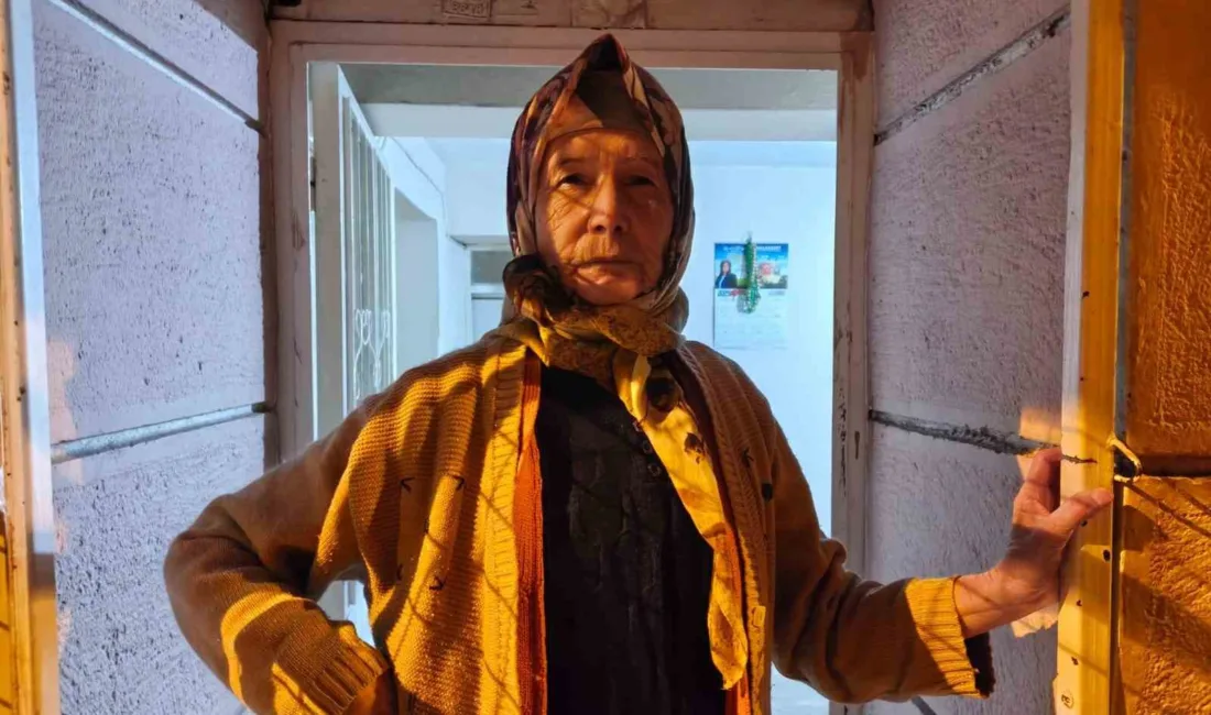 Aydın’ın Efeler ilçesinde yeni yıl gecesi çamaşır asmak için çıktığı