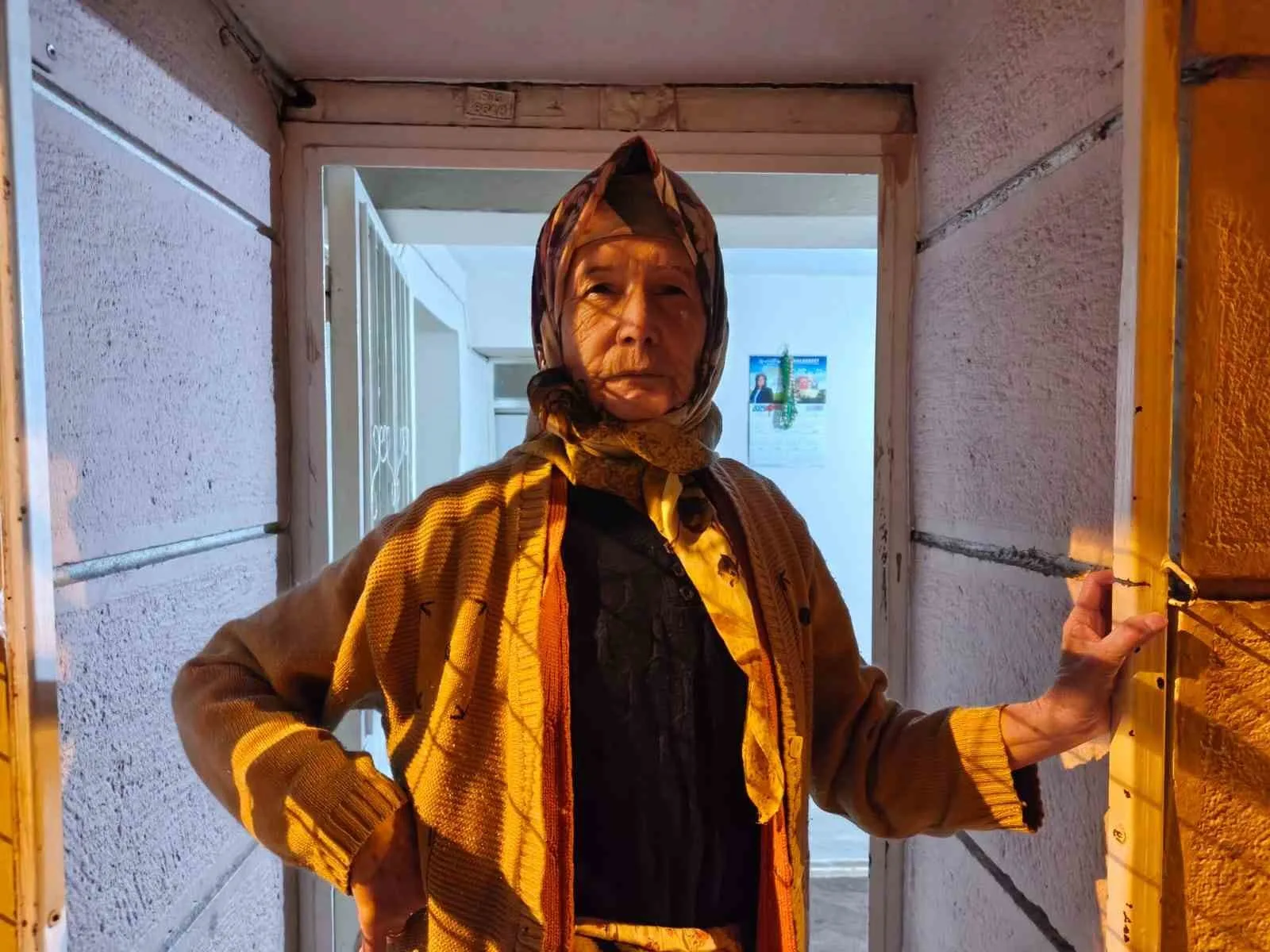 Aydın’ın Efeler ilçesinde yeni yıl gecesi çamaşır asmak için çıktığı