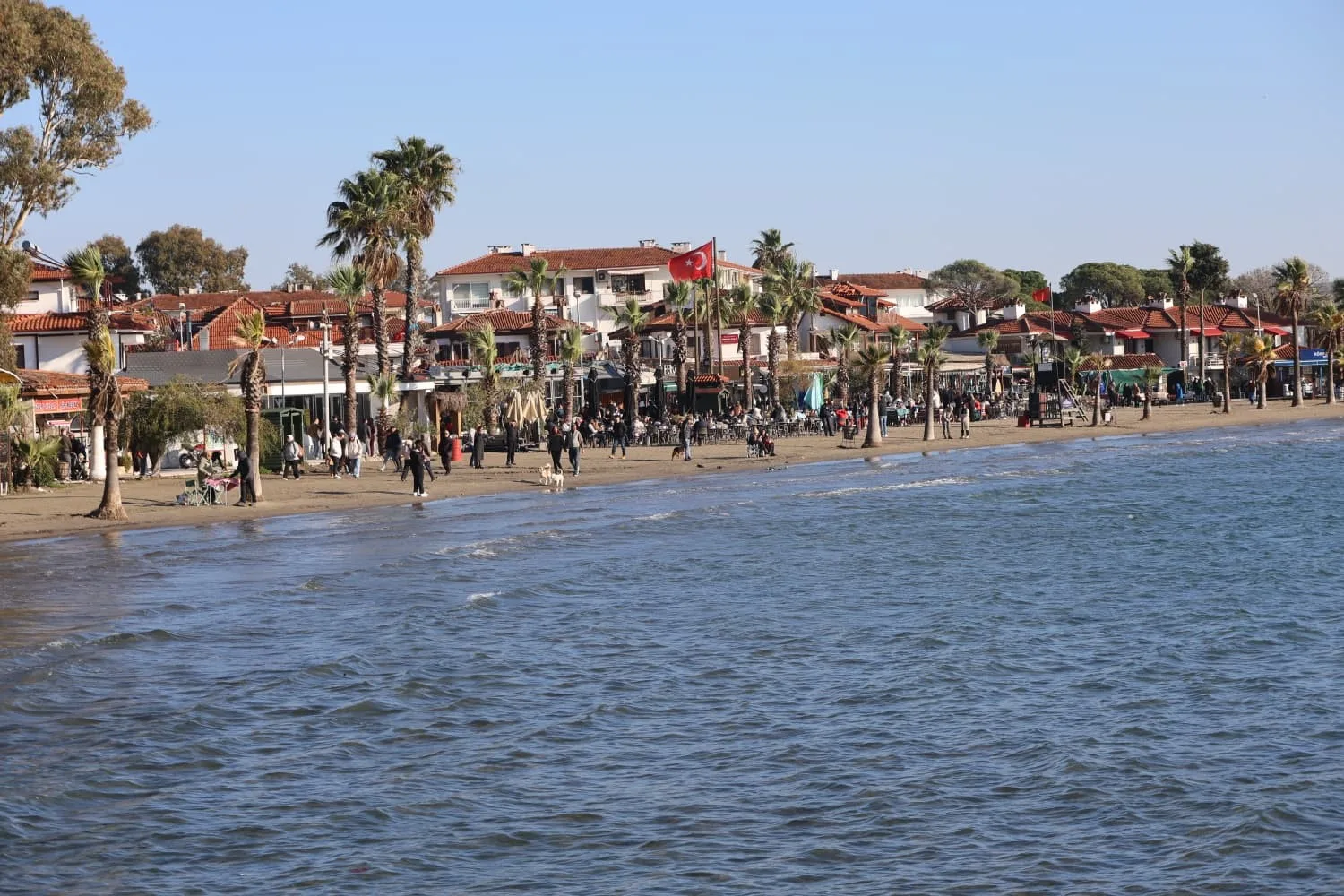 Muğla’nın "Sakin Şehir" unvanlı Akyaka Mahallesi’nde, hava sıcaklığının 7-8 derece