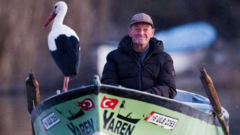 Bursa Karacabey'de balıkçı Adem Yılmaz ile Yaren Leylek arasındaki dünyaca