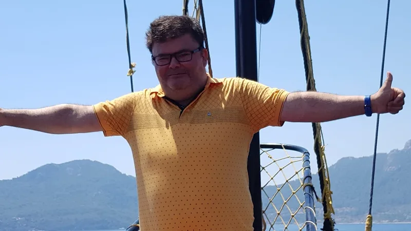 Muğla’nın Menteşe ilçesinde yıllarca Zeybek Sineması’nda biletçilik yaparak herkesin sevgisini