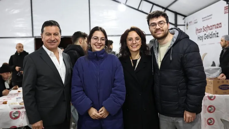 Ramazan ayının ikinci gününde Menteşe Kent Meydanı’nda kurulan iftar çadırında