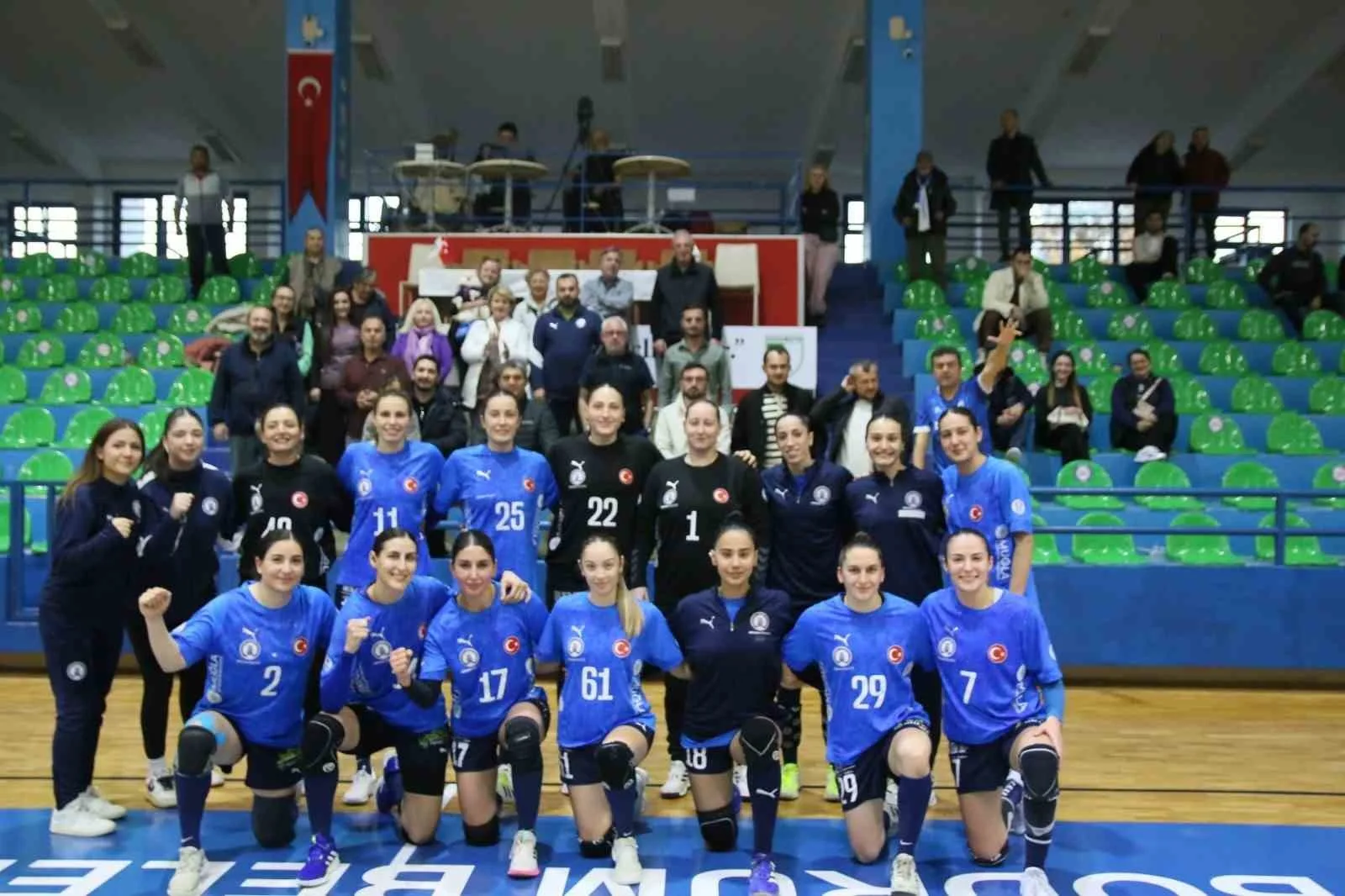 THF Kadınlar Süper Ligi’nin son haftasında Göztepe’yi 36-22 mağlup eden