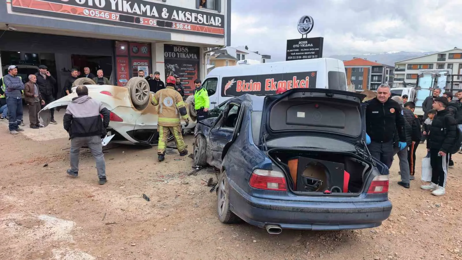 Bursa’nın İnegöl ilçesinde 14 yaşındaki ehliyetsiz çocuğun kullandığı otomobil kontrolden