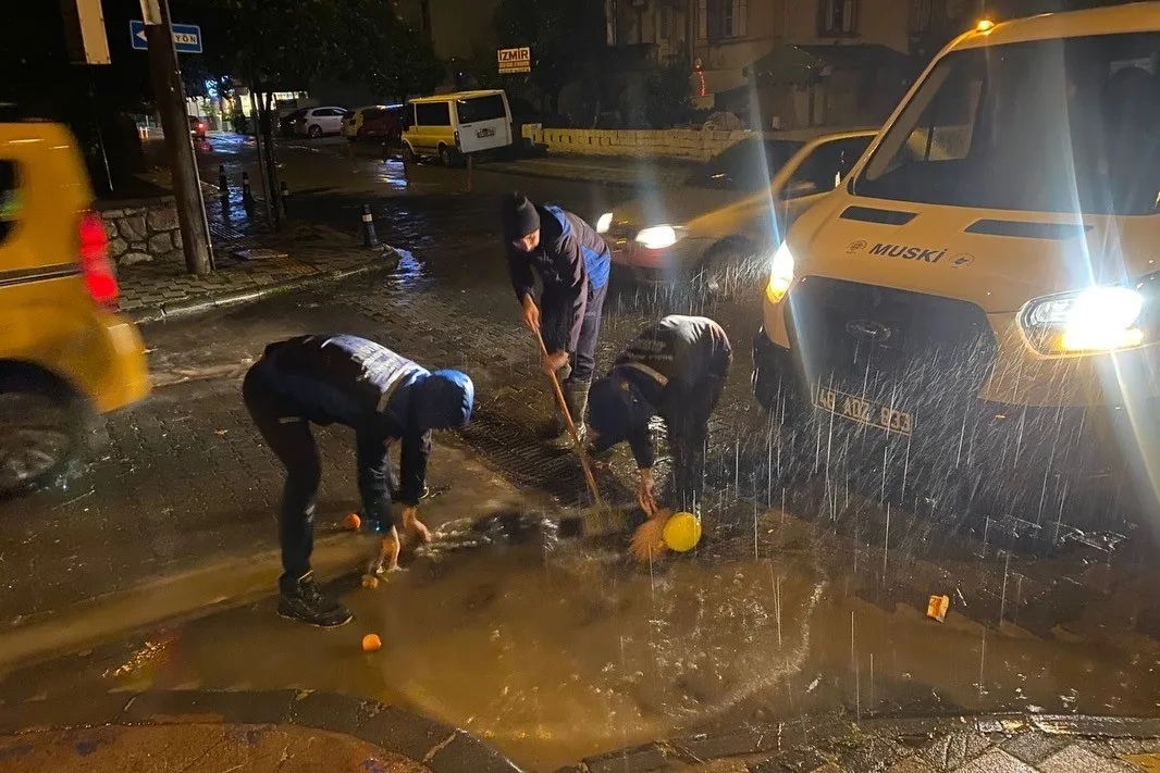 Muğla Büyükşehir Belediyesi ekipleri, son 5 yılın en şiddetli yağışlarının