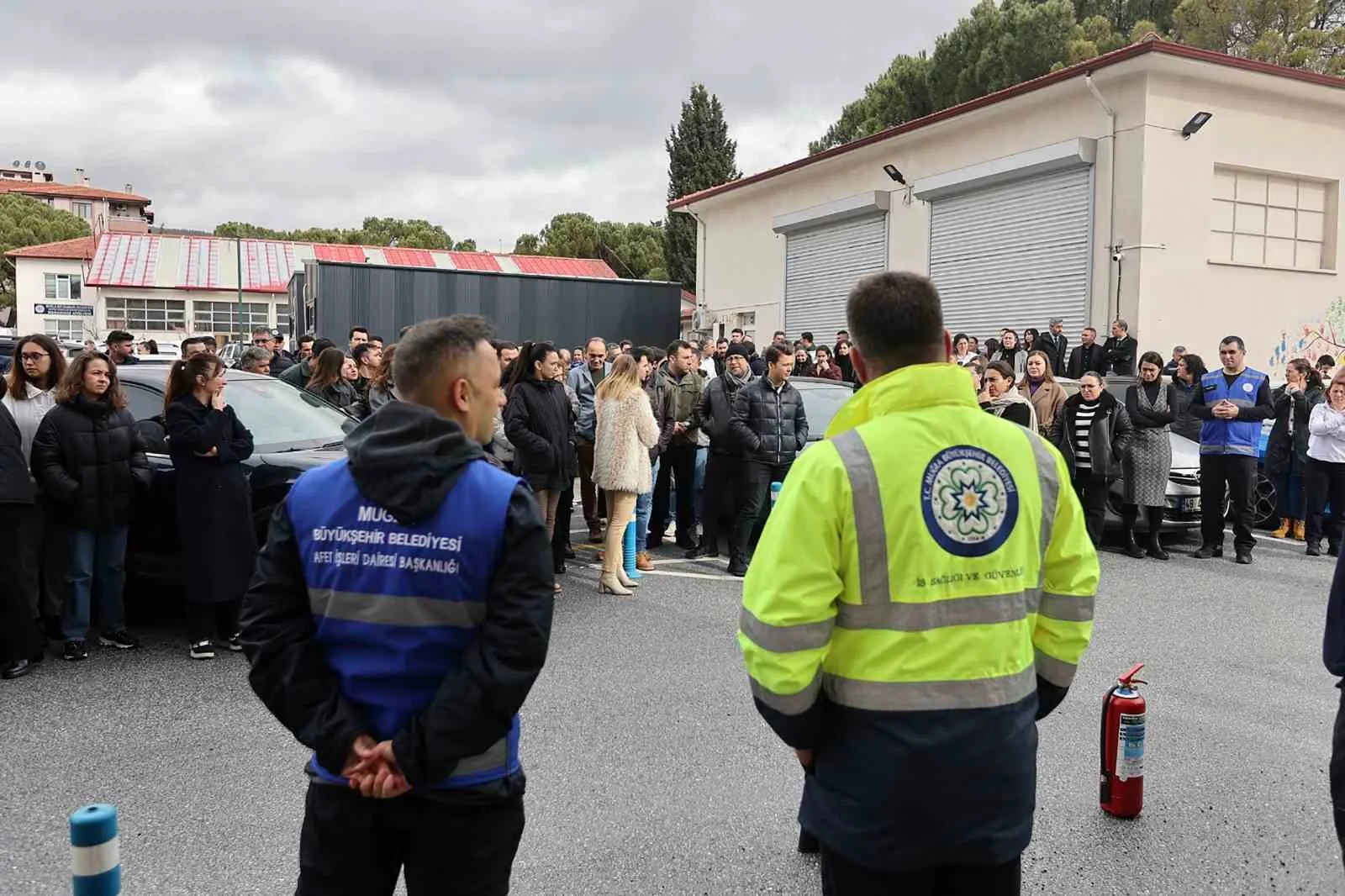 Muğla Büyükşehir Belediyesi, afetlere hazırlık kapsamında hizmet binalarında risk analizi