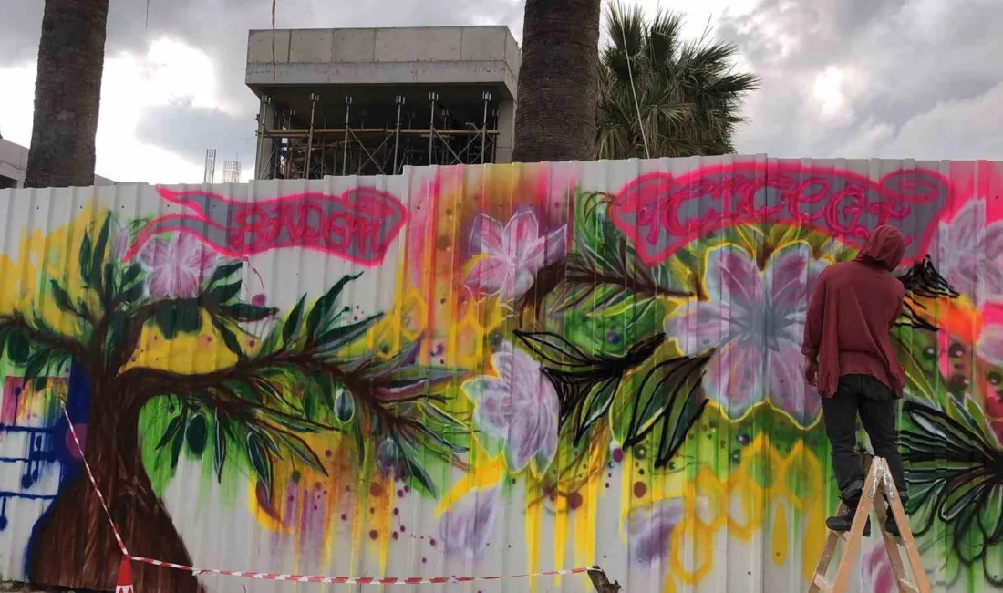 Datça’da Badem Çiçeği Festivali öncesinde, ressam Uğurcan Gedik tarafından İsmet