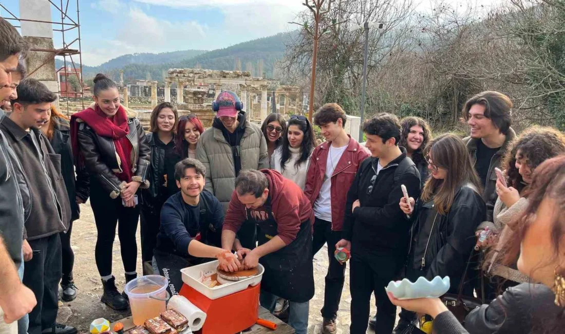 Muğla’da 25 üniversite öğrencisi, Kötekli Gençlik Merkezi’nin projesiyle Stratonikeia Antik