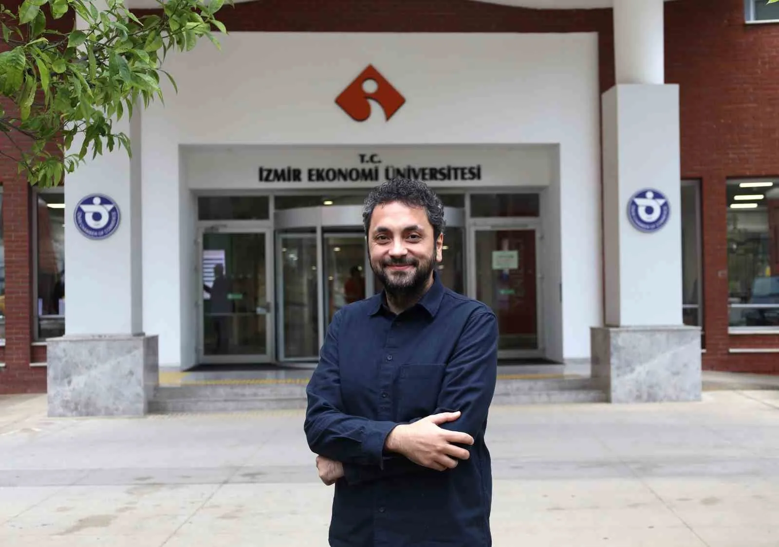 Dr. Öğretim Üyesi Sarphan Uzunoğlu, sosyal medyada "AI slop" olarak