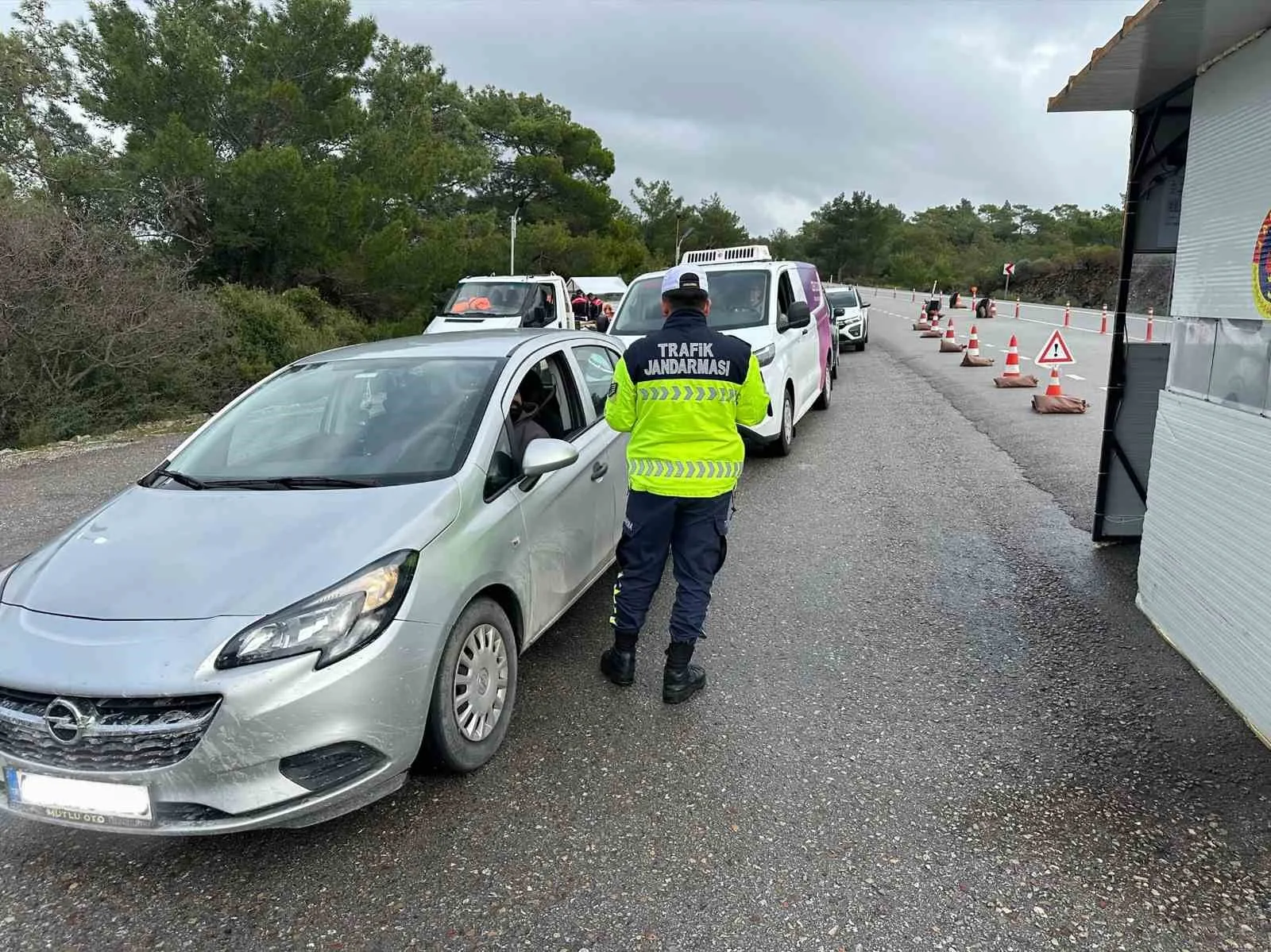 Muğla İl Jandarma Komutanlığı'nın son bir haftalık yoğun mesaisinde, 30
