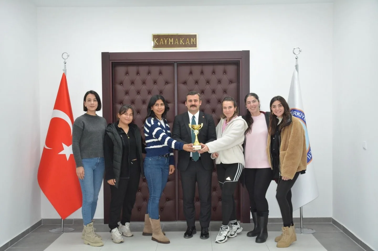 Datça’daki Veteran Voleybol Turnuvası’nda +30 yaş kategorisinde ikinci olan Köyceğiz