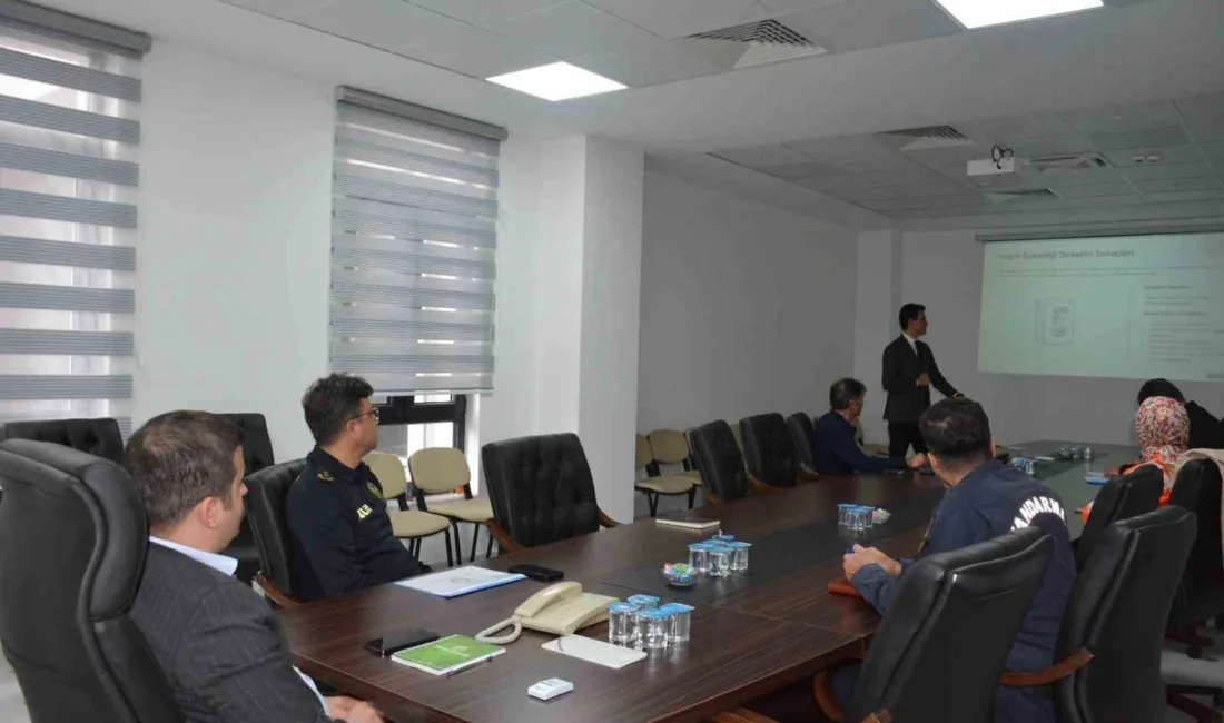 Köyceğiz Kaymakamı Mert Kumcu başkanlığında gerçekleştirilen "Okul Güvenliği Toplantısı"nda, 2025-2026