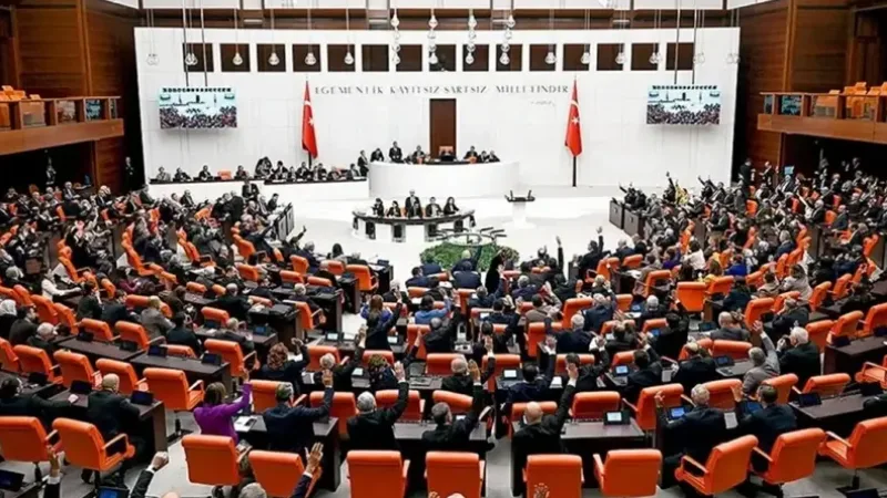 TBMM’de yeni haftada Karayolları Trafik Kanunu’ndaki kritik değişiklikler görüşülürken, Milli