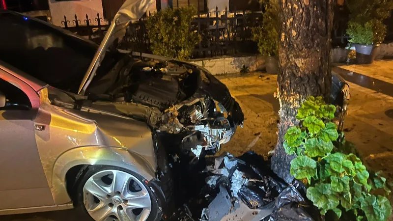 Muğla’nın Menteşe ilçesinde gece saatlerinde meydana gelen trafik kazasında iki