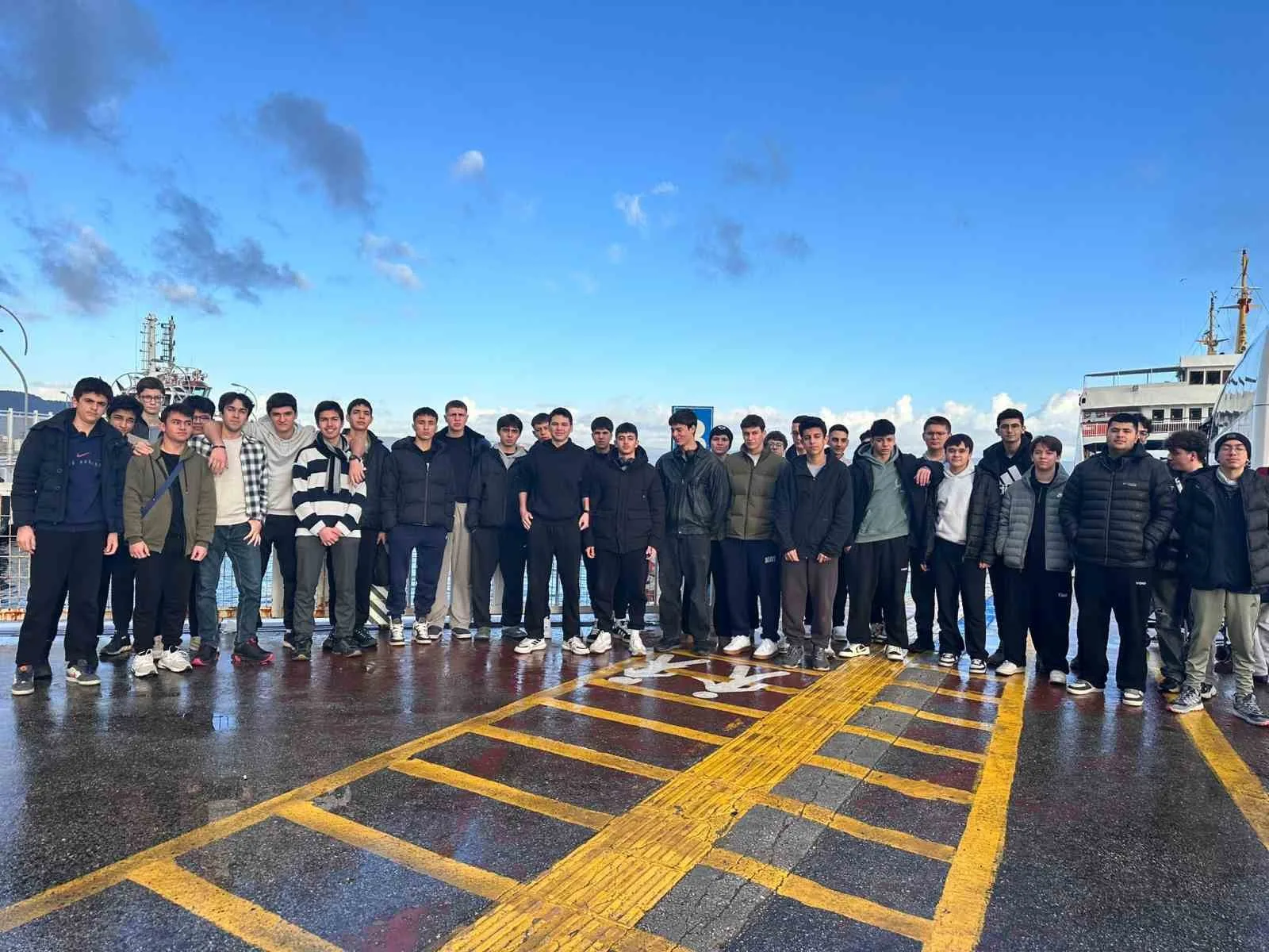 Menteşe Uluslararası Gençlik Merkezi gönüllüleri, "Bir Destandır Çanakkale" programı kapsamında