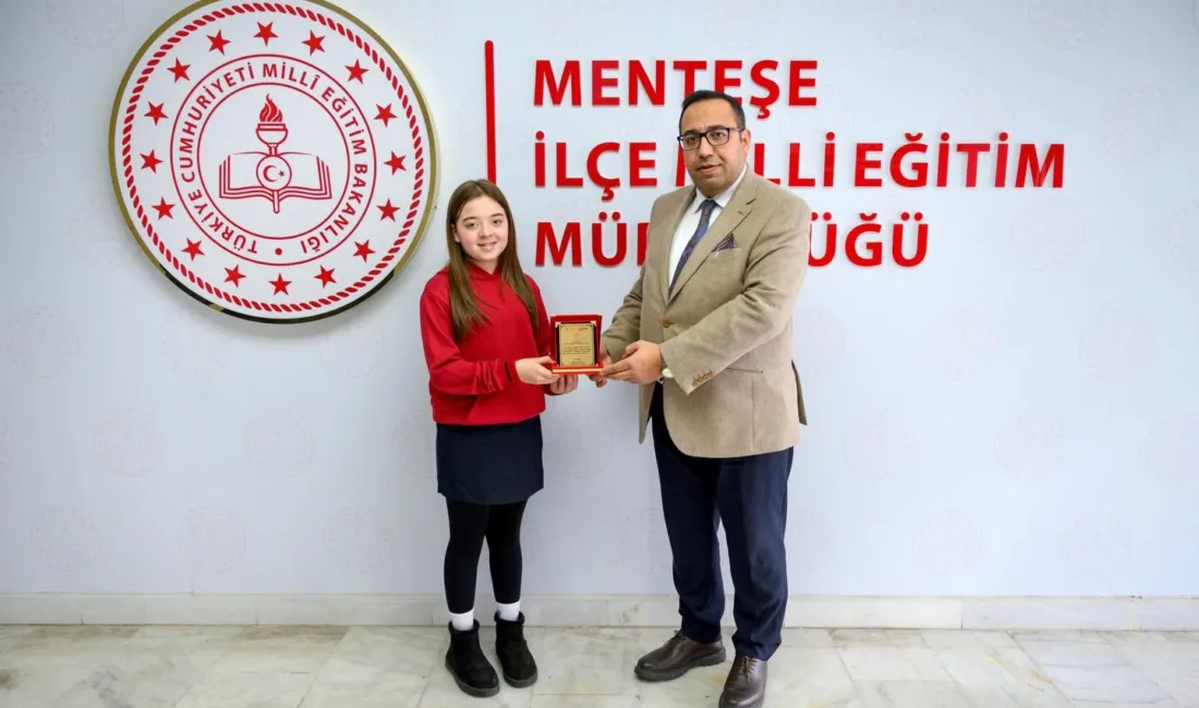 Muğla'da düzenlenen "Korkma Gençliğin Ruhu Burada" temalı İstiklal Marşı'nı Güzel