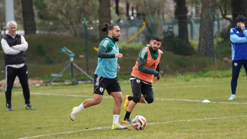 TFF 2. Lig Beyaz Grup'ta zirve mücadelesi veren Muğlaspor, şampiyonluk