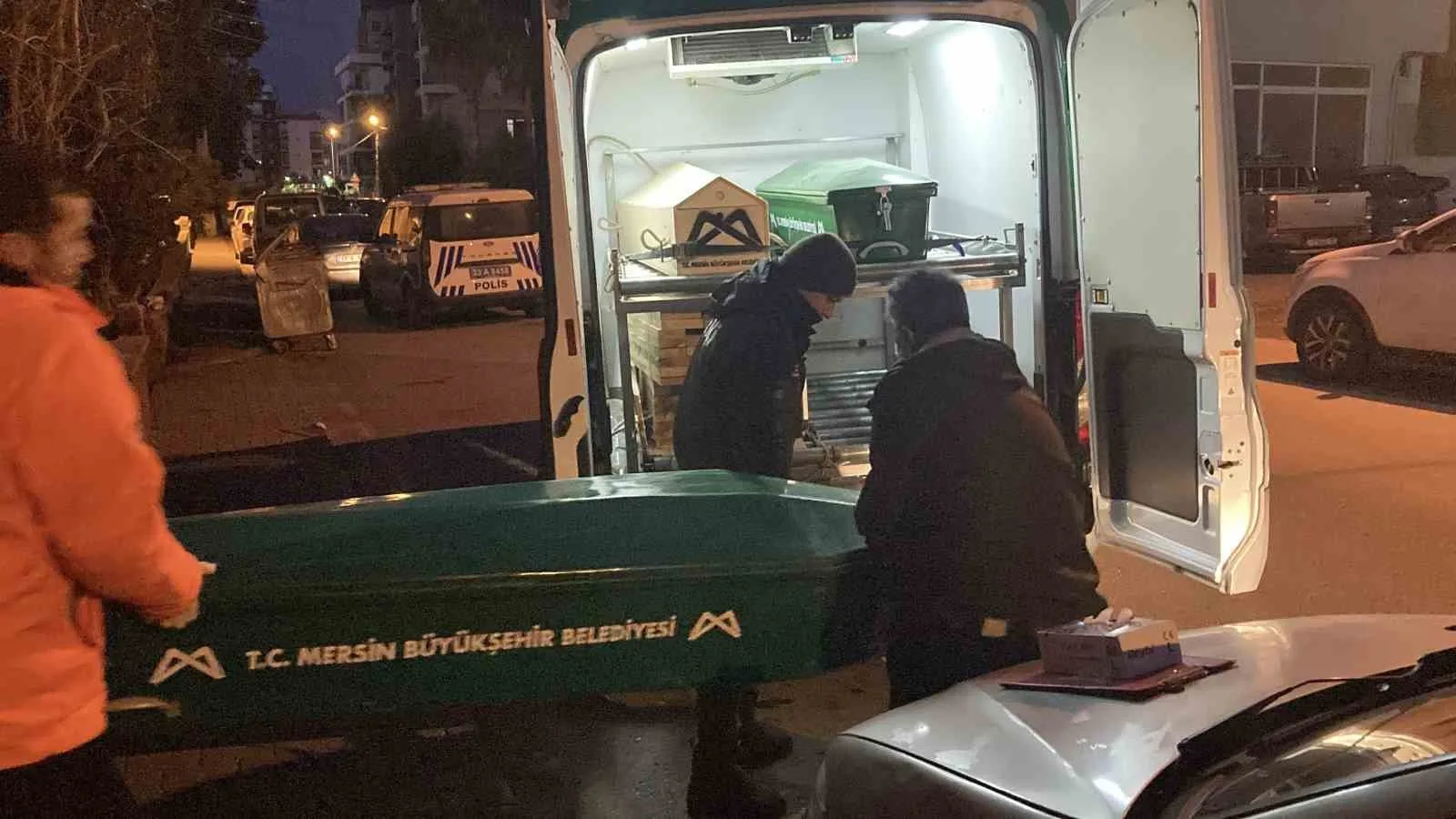 Mersin’in Erdemli ilçesinde bir kavgaya müdahale için gidilen evin banyosunda