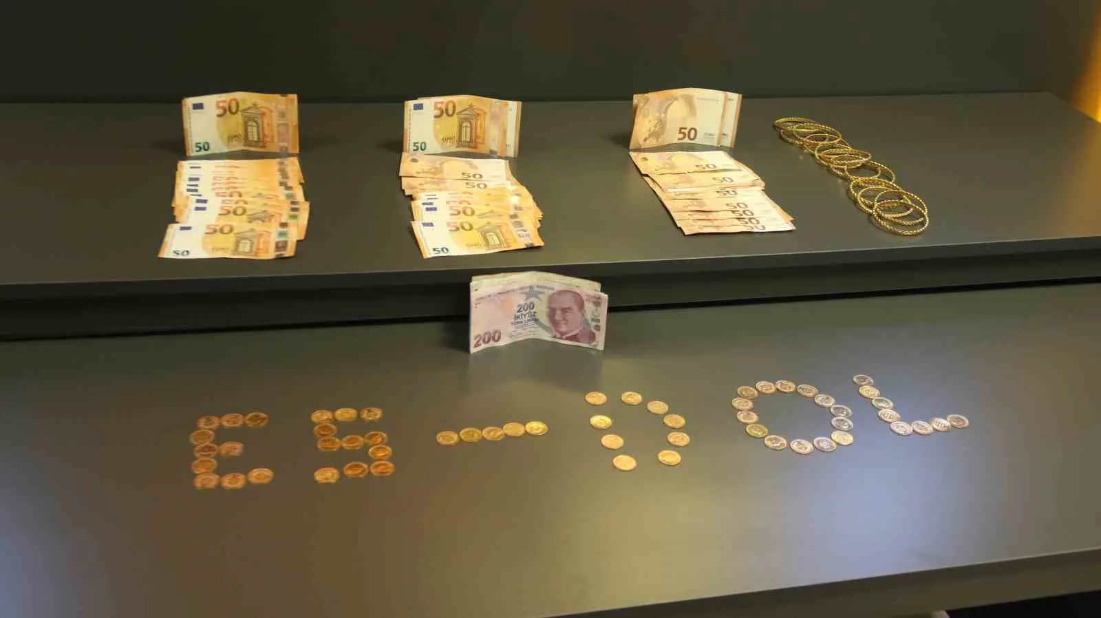 Eskişehir’de kendilerini polis ve savcı olarak tanıtıp 69 yaşındaki Kazım