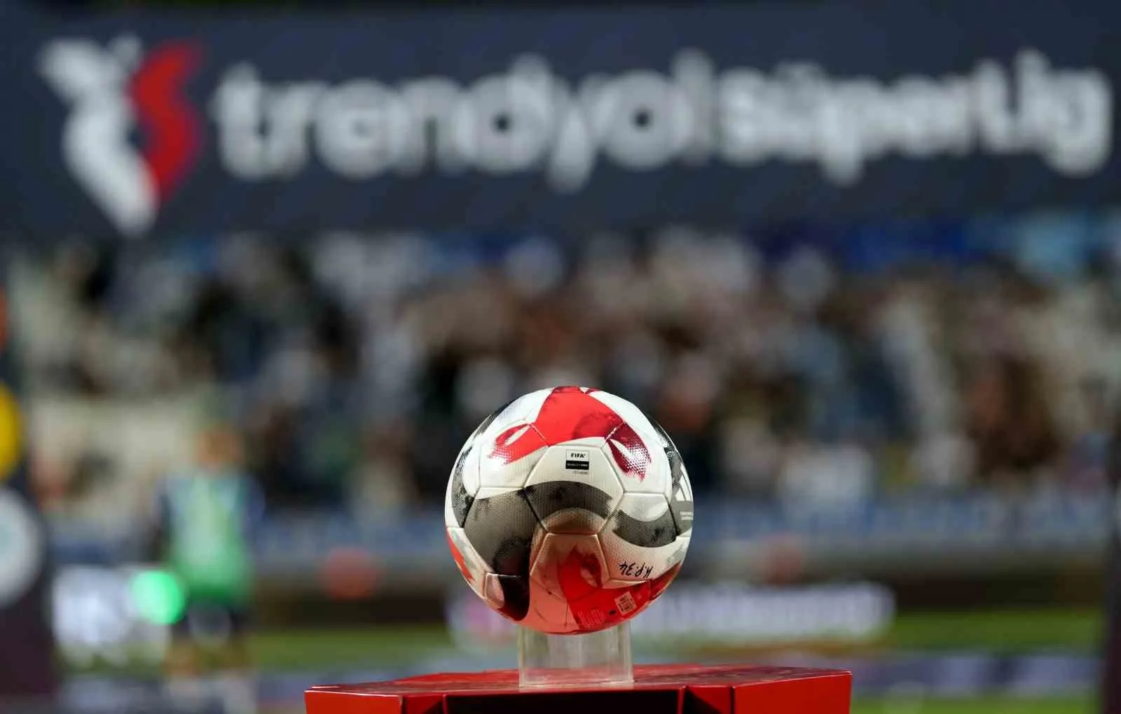 23. haftanın programı belli oldu! Beşiktaş ve Fenerbahçe evinde hata