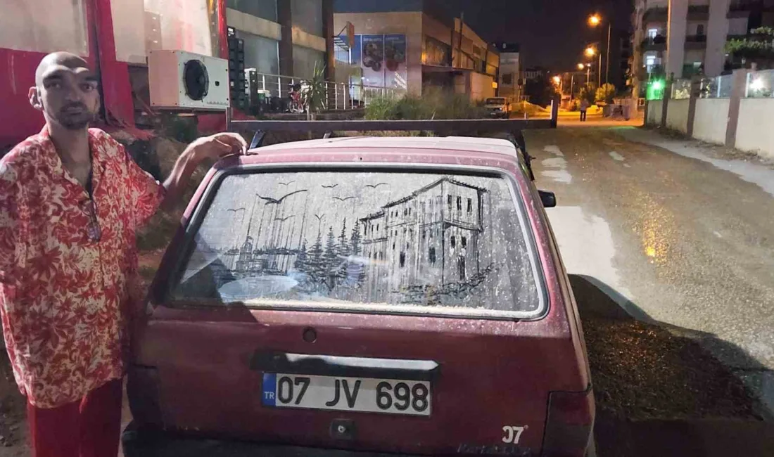 Antalya Aksu'da yaşayan işitme engelli ressam Alper Kocabıyık, alışılmışın dışındaki