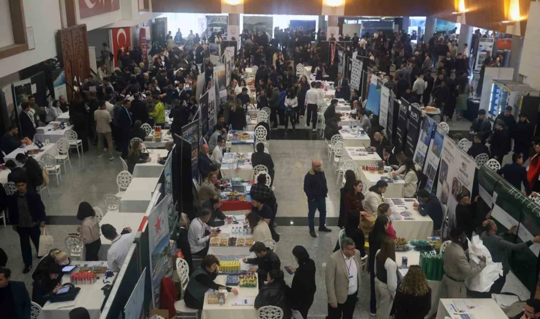 Muğla Sıtkı Koçman Üniversitesi’nde düzenlenen 20. Okul-Sektör Buluşması, 100 turistik