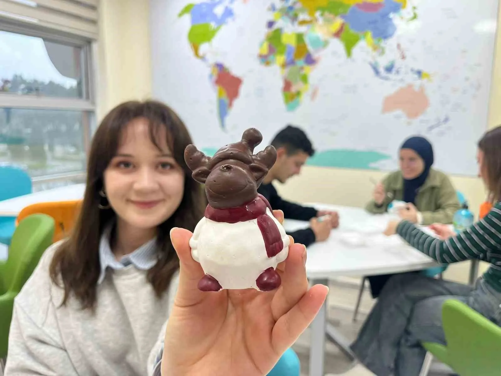 Menteşe Uluslararası Gençlik Merkezi, gönüllü gençlerin sanatsal ve sosyal gelişimlerini