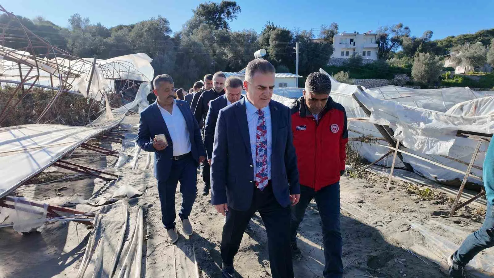 Muğla Valisi İdris Akbıyık, Seydikemer’de selden etkilenen 400 çiftçiyi ziyaret