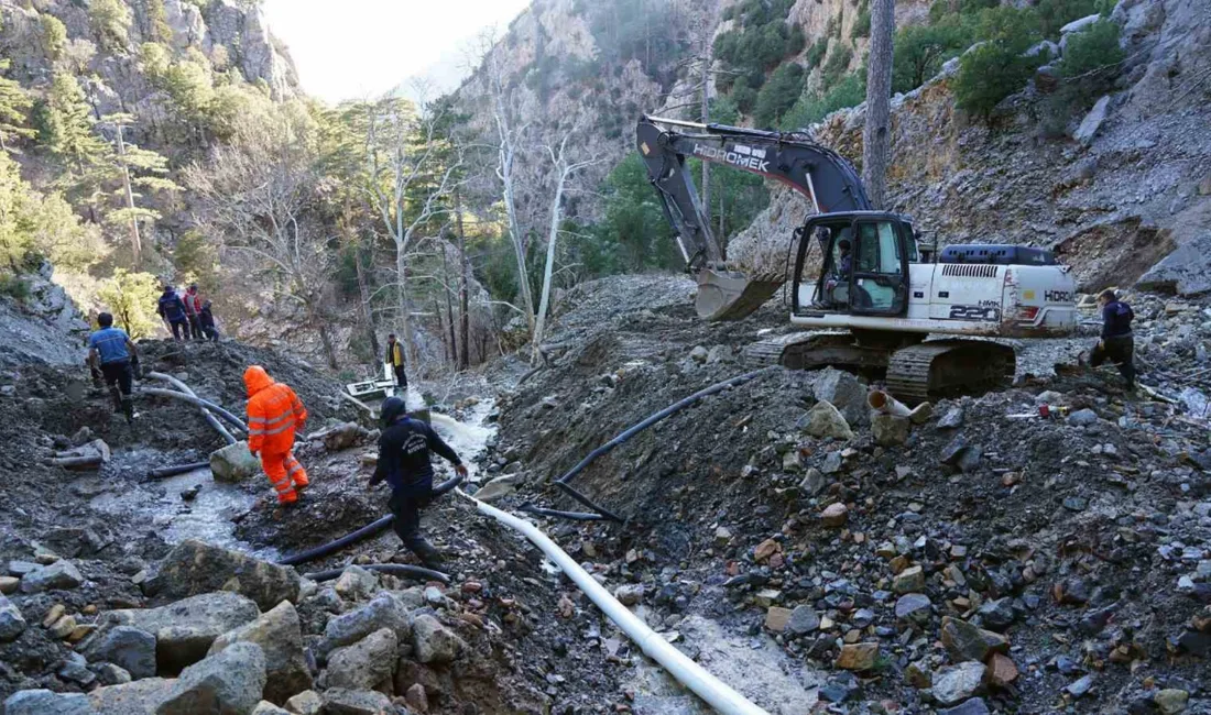 Köyceğiz’in Pınar ve Çayhisar mahallelerini besleyen ana isale hattı, yoğun