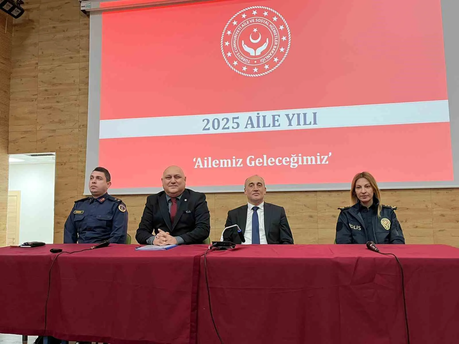 Yatağan Kaymakamı Turgay İlhan başkanlığında düzenlenen Şubat ayı Muhtarlar Toplantısı’nda,