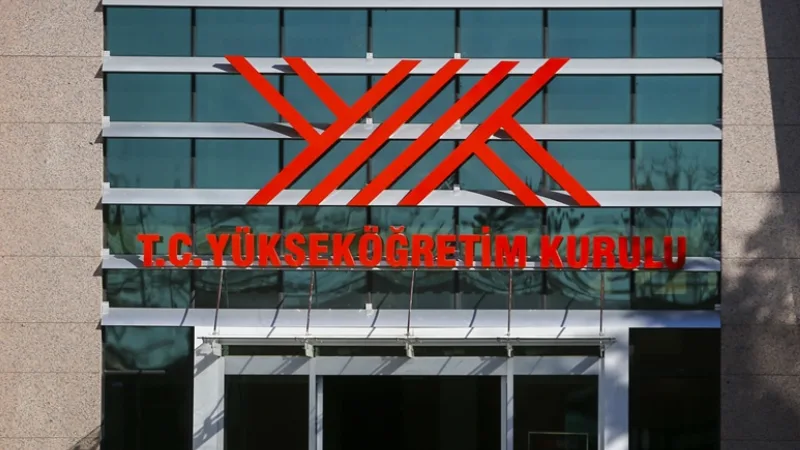 YÖK, 2023-2025 döneminde 197 lisans programının kontenjanlarını düşürdüğünü açıklarken, en