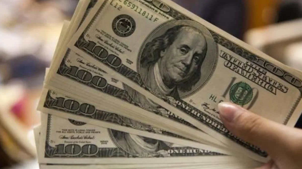 Savaş gerilimiyle sarsılan piyasalarda dolar 43,9870, avro ise 51,0360 lira