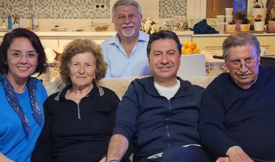 Muğla Büyükşehir Belediye Başkanı Ahmet Aras, Ramazan Bayramı’nda ailesiyle bir