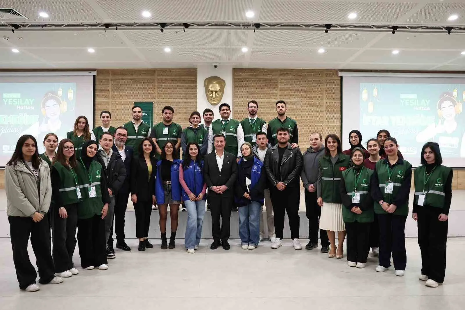 Muğla Büyükşehir Belediye Başkanı Ahmet Aras, Yeşilay Haftası kapsamında düzenlenen