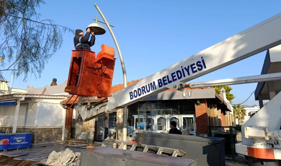 Belediye ekipleri, ilçe genelinde gerçekleştirdiği iyileştirme ve yenileme çalışmalarına devam