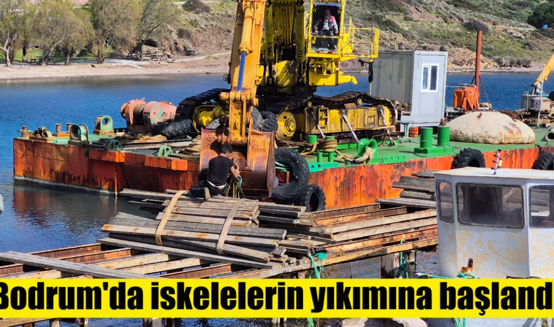 Bodrum Küdür Yarımadası’nda kaçak iskeleler iş makineleriyle yıkılırken, bölgeyi işgal