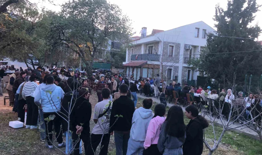 Datça Anadolu İmam Hatip Lisesi’nin geleneksel iftar sofrasında 300 kişi