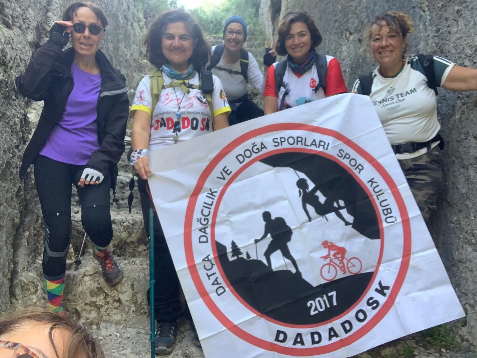 Datça Dağcılık ve Doğa Sporları Kulübü (DADADOSK) üyesi 7 kadın,