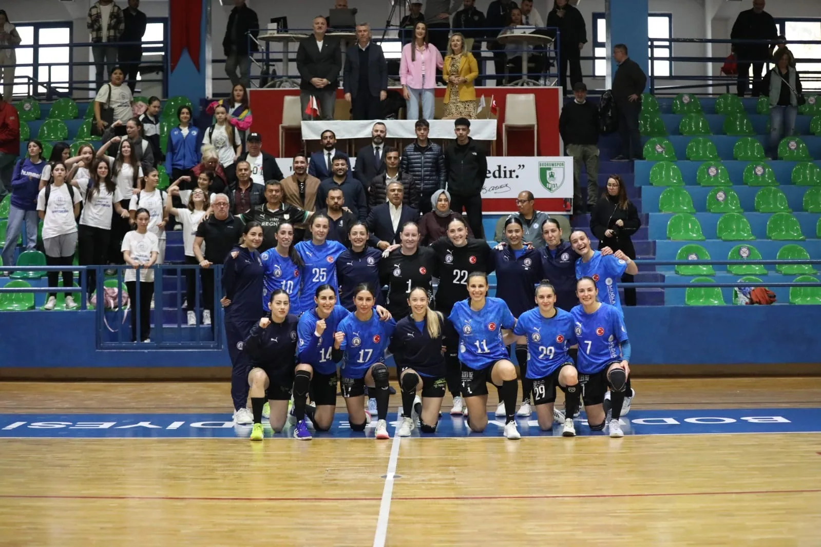 Armada Praxis Yalıkavakspor, Play-Off etabının kritik virajında Üsküdar Belediyesi’ni 27-25