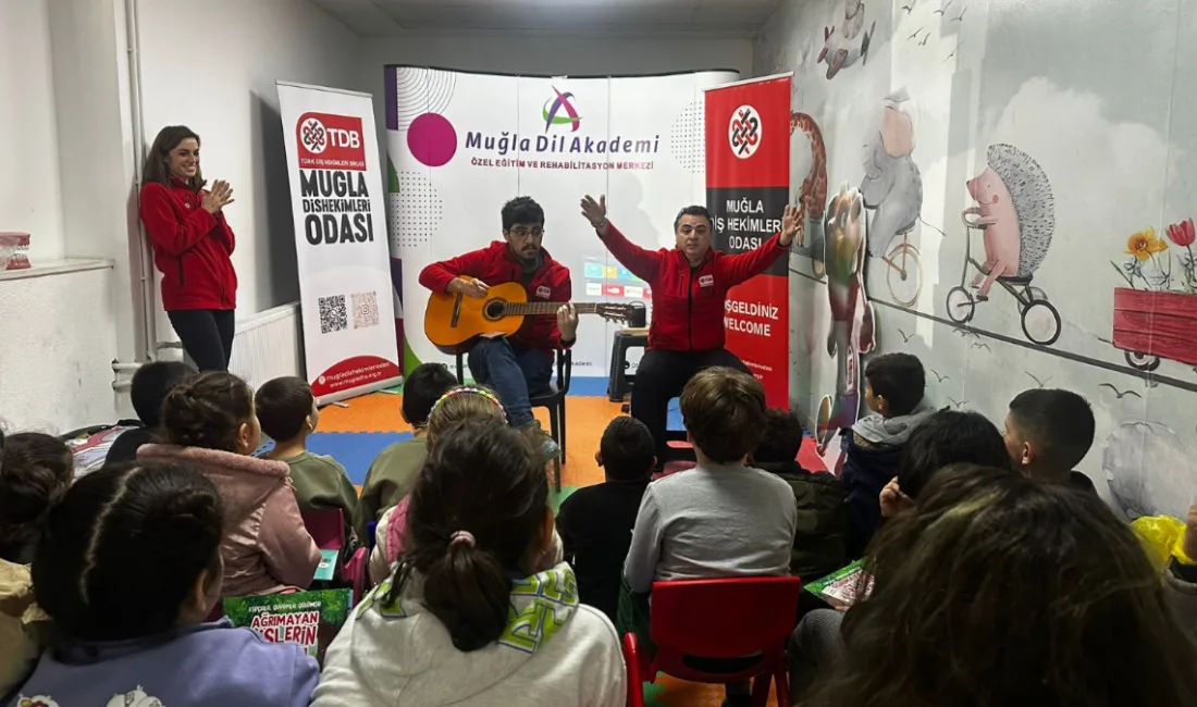 Dünya Dişhekimleri Birliği (FDI) öncülüğünde her yıl tüm dünyada eş