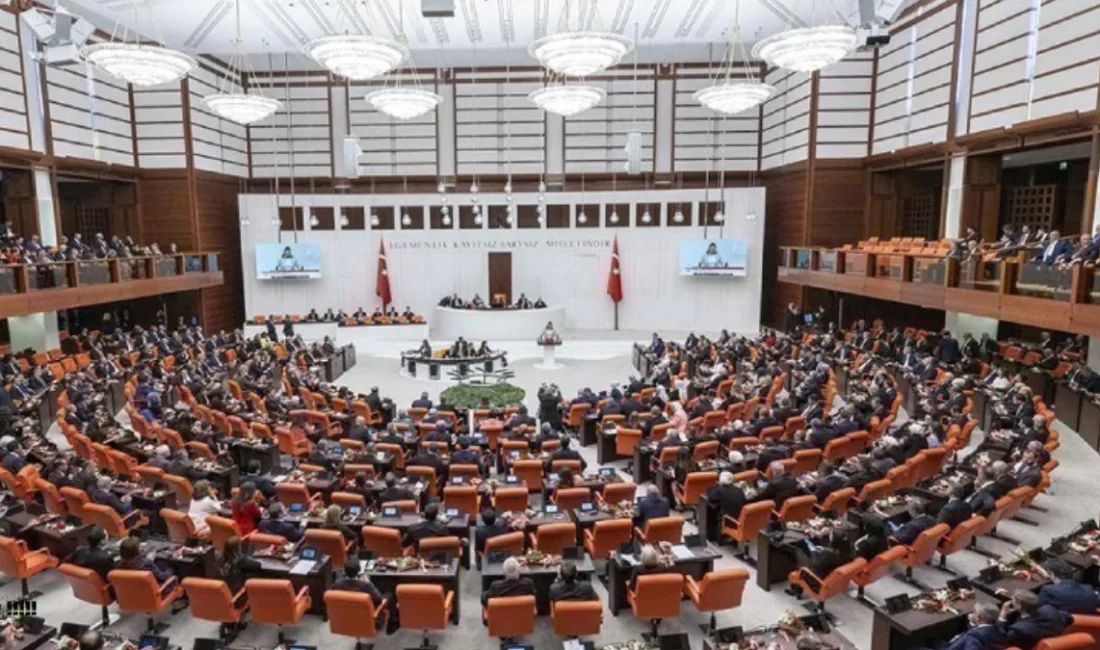 Meclis'e sunulan yeni kanun teklifiyle kadın memurların toplam doğum izni