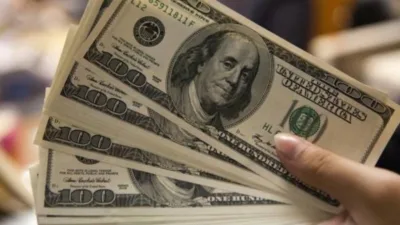 İstanbul serbest piyasasında dolar 44,1840 liradan, euro ise 50,5620 liradan