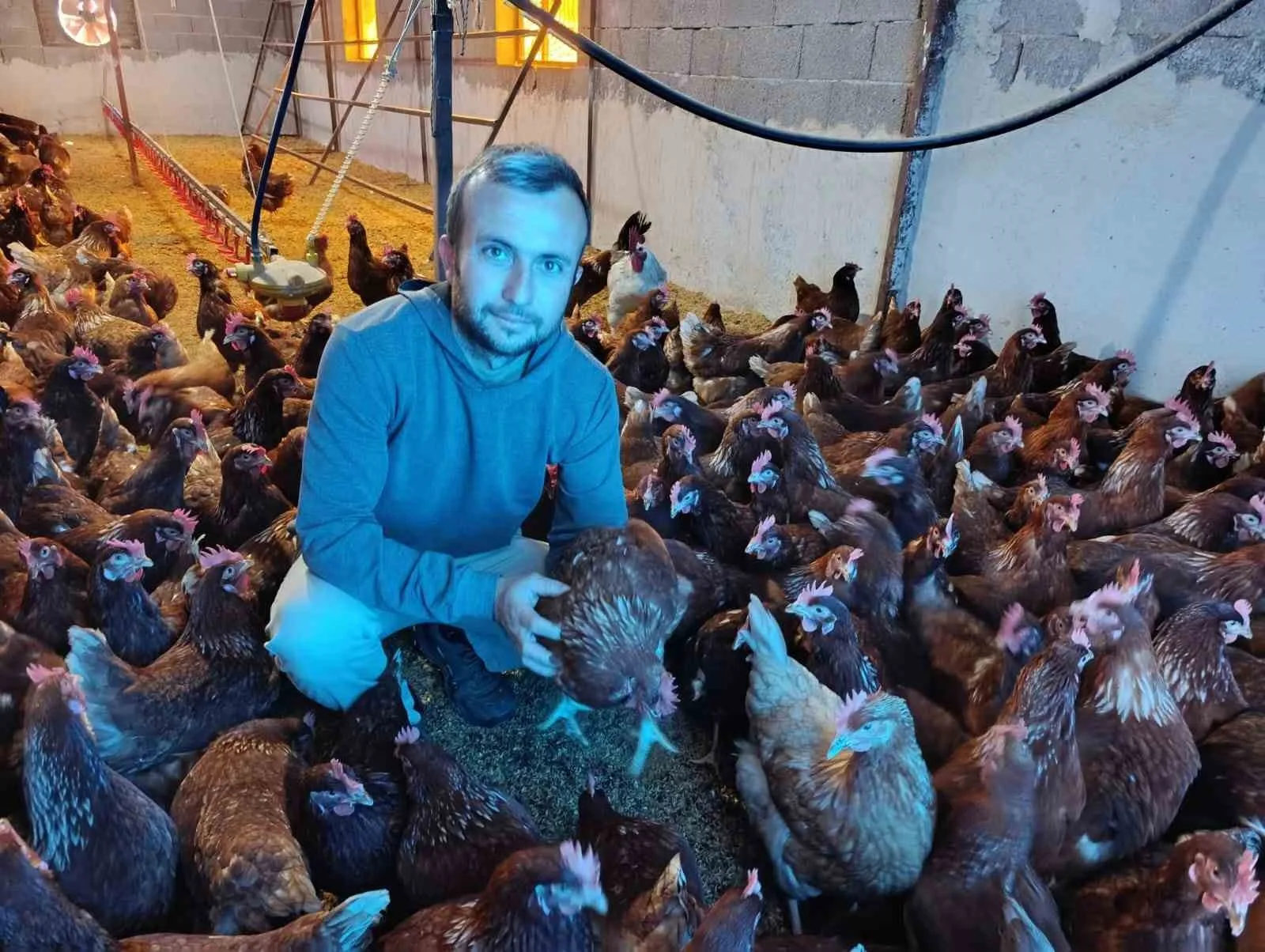 Manisa'da yüksek kiralar nedeniyle şehir hayatını bırakan 32 yaşındaki Levent