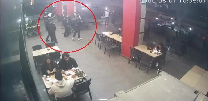 Antalya'da hiç tanımadığı akranlarının "bakma" bahanesiyle saldırısına uğrayan 15 yaşındaki