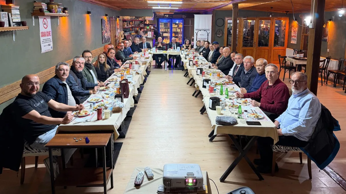 Hür Düşünce Platformu’nun düzenlediği iftar buluşmasında konuşan Muğla Şoförler ve