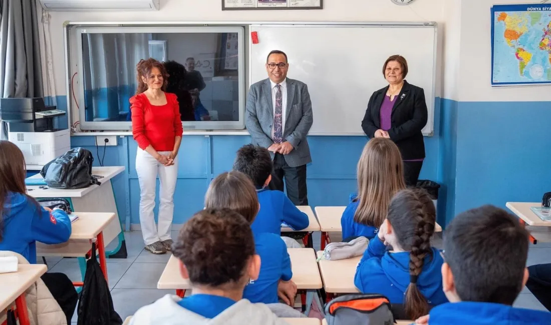 Menteşe İlçe Milli Eğitim Müdürü Mehmet Keleş, Şâhidi Ortaokulu ziyaretinde