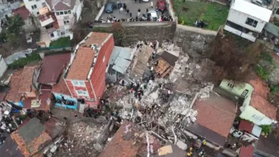 İstanbul Valiliği'nden Fatih açıklaması: Doğalgaz patlaması nedeniyle 2 bina çöktü;