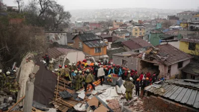 Vali Gül acı tabloyu paylaştı! Fatih'te 9 kişi enkaz altında