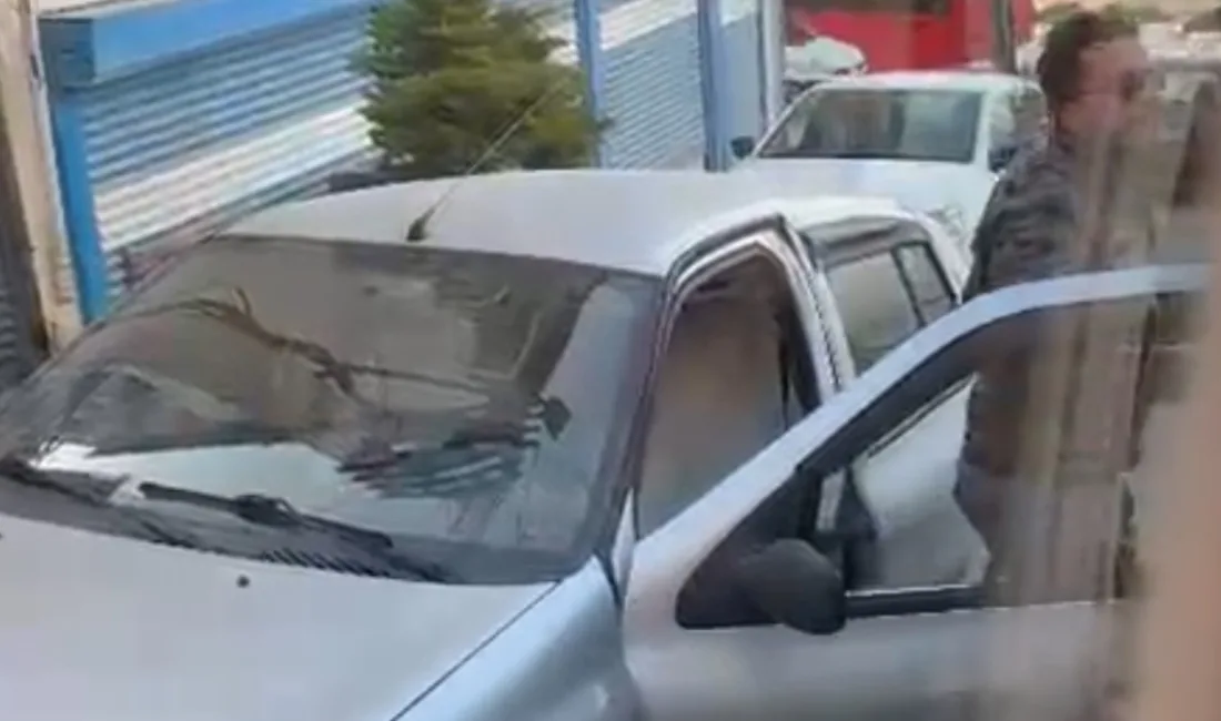 İzmir Bornova'da trafikte bir başka sürücüyü taciz edip aracından inerek